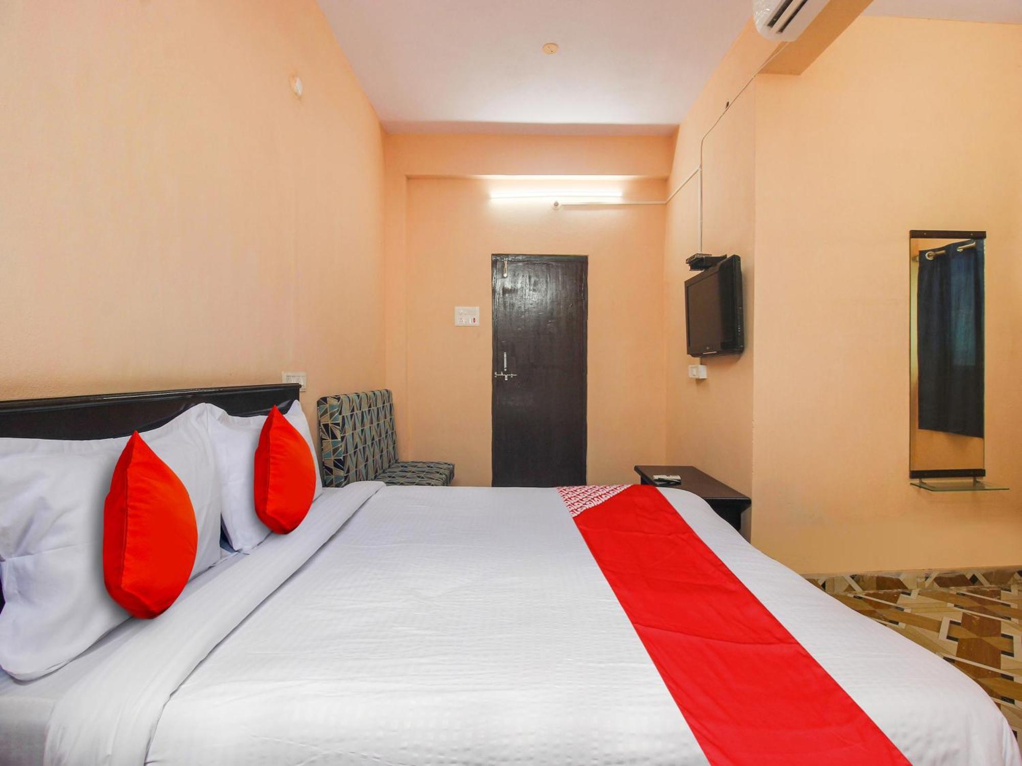 Hotel O R.J.International Pedda Ambarpet Екстер'єр фото