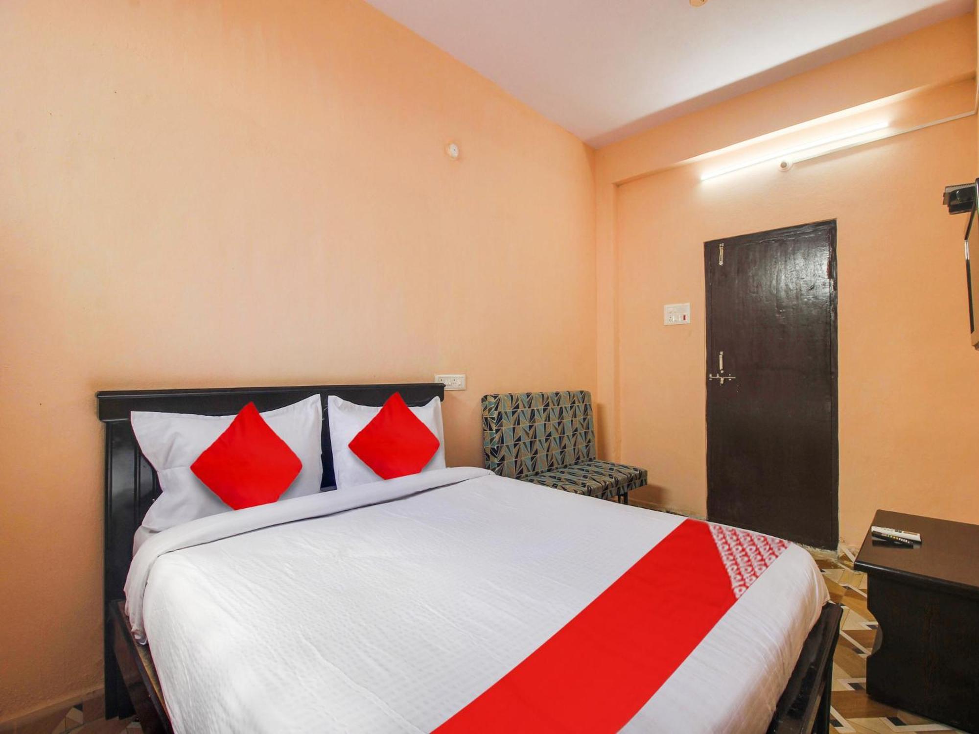 Hotel O R.J.International Pedda Ambarpet Екстер'єр фото