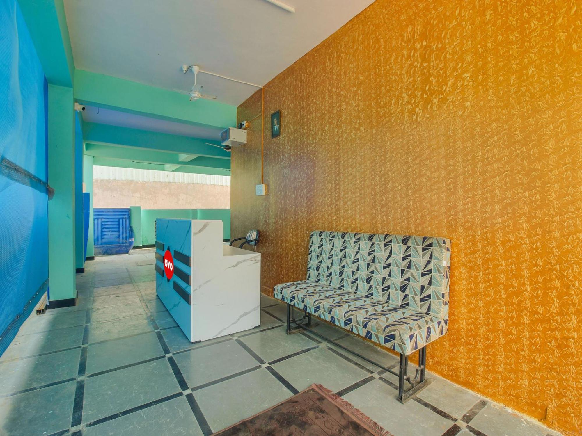 Hotel O R.J.International Pedda Ambarpet Екстер'єр фото