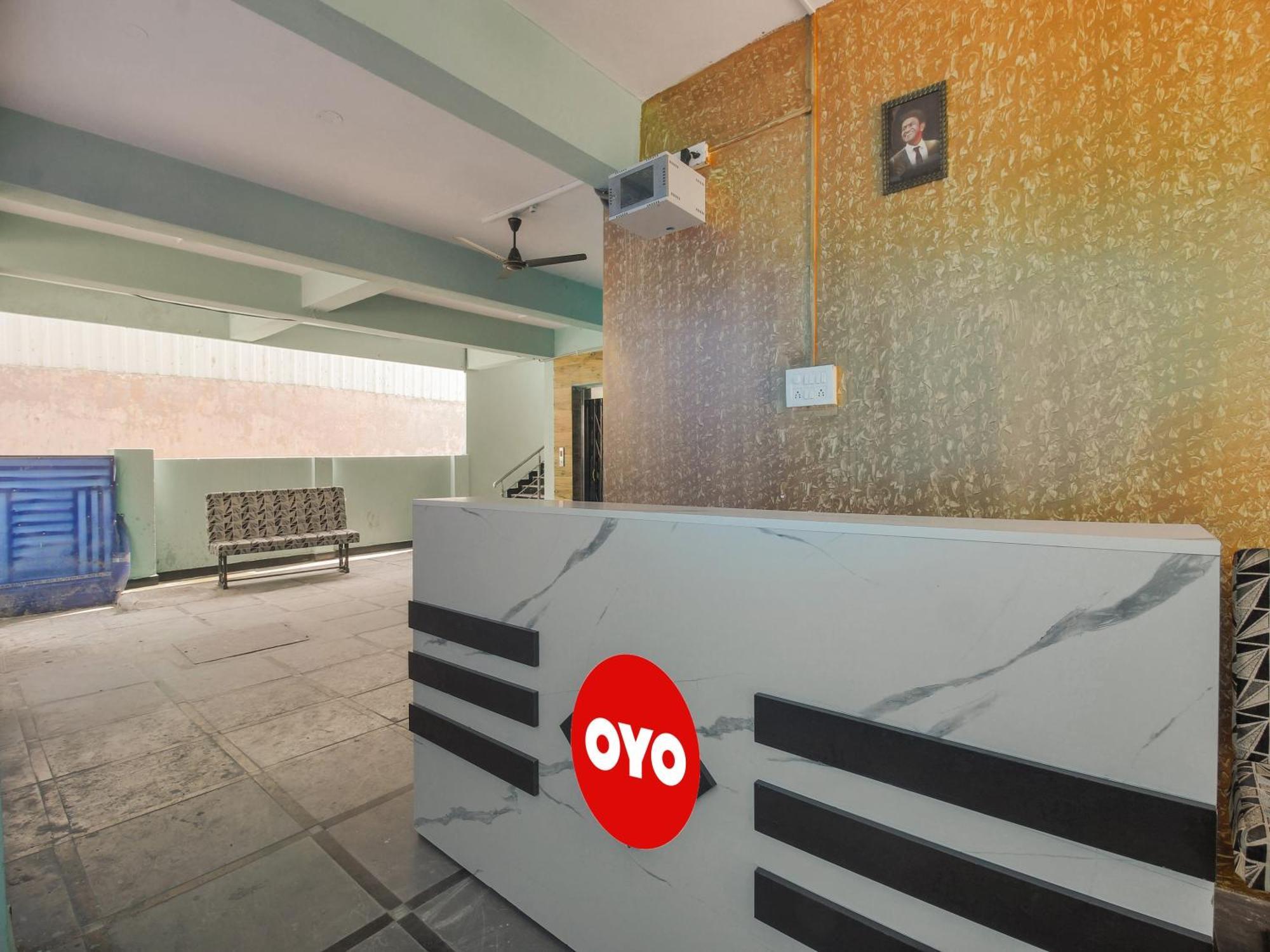 Hotel O R.J.International Pedda Ambarpet Екстер'єр фото